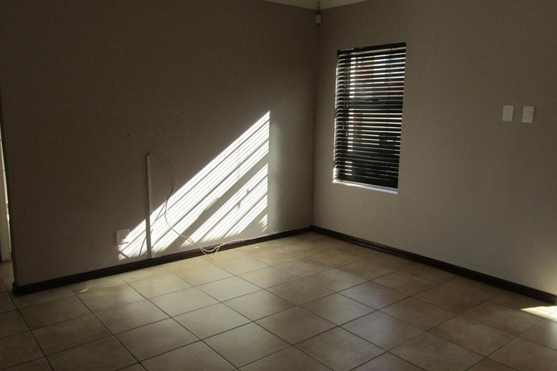 To Let 2 Bedroom Property for Rent in Beacon Bay Eastern Cape